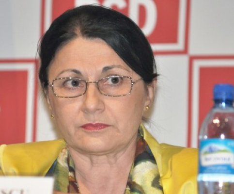 Ecaterina Andronescu a fugărit un şofer de TIR, după ce i-a fost 